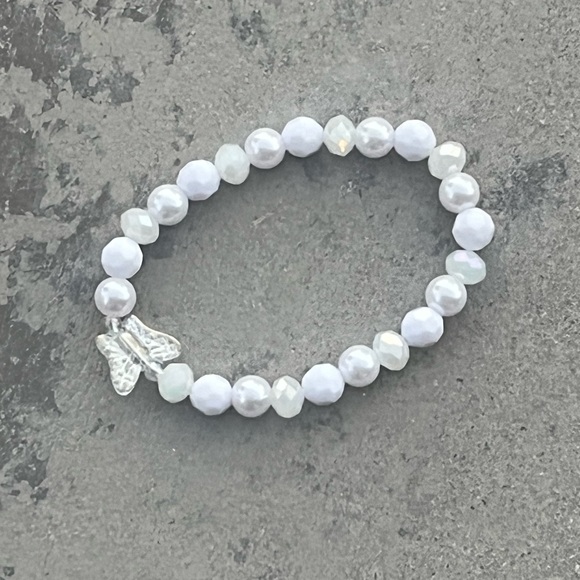 white glass butterfly bracelet - Picture 1 of 1